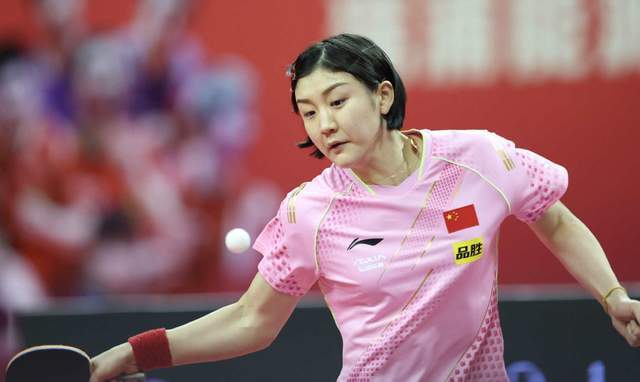 篮球NBA明星球员参加公益活动