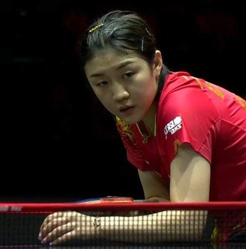 一场4-0！让意甲榜首易主：国米大胜登顶，争冠4强差3分米兰有戏